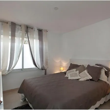 Ref 912 - Center - For Rent Apartment *