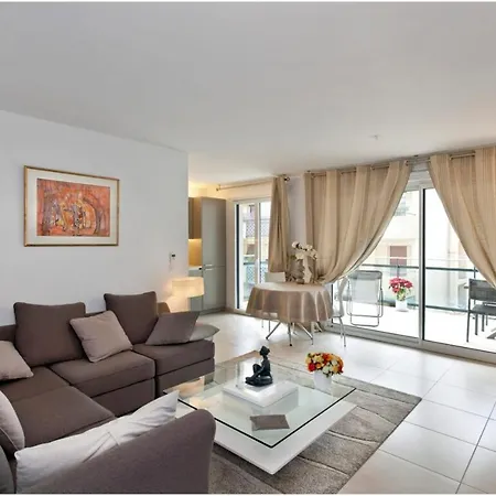 Appartement Ref 912 - Center - For Rent Cannes